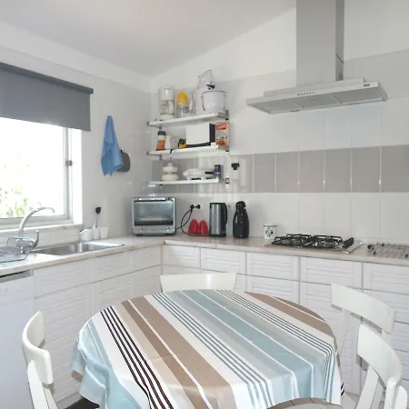 C08 - Seaside Townhouse In Praia Da Luz بيت ضيافة